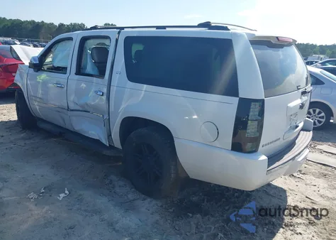2009 Chevrolet Suburban Ltz z USA, uszkodzony, nr VIN 1GNFK36359R256609